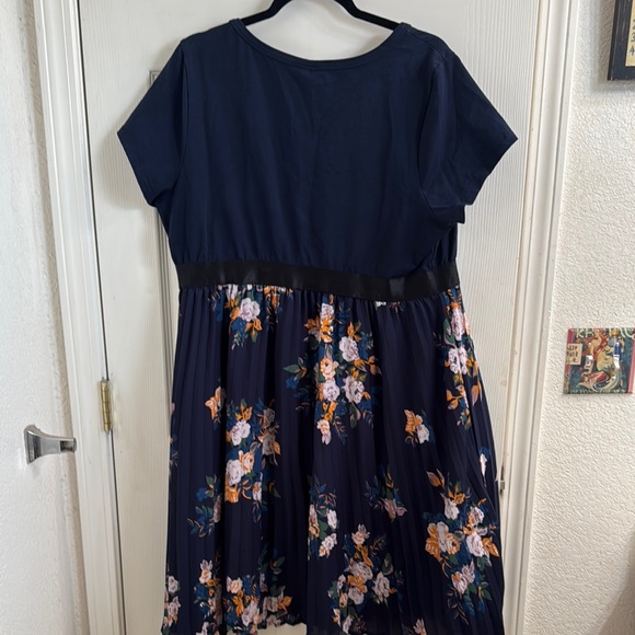 Navy Floral Dress with Pleated Skirt - Picture 5 of 5